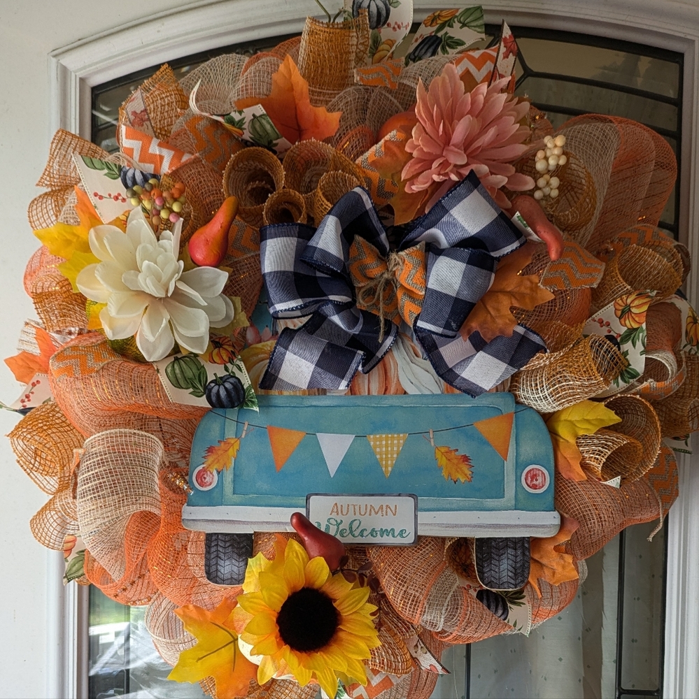 A Cute Autumn Welcome Wreath